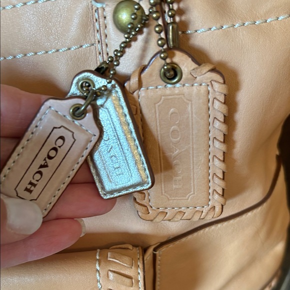 Coach Poppy Whipstich Beige Leather Shoulder Bag - Picture 3 of 16